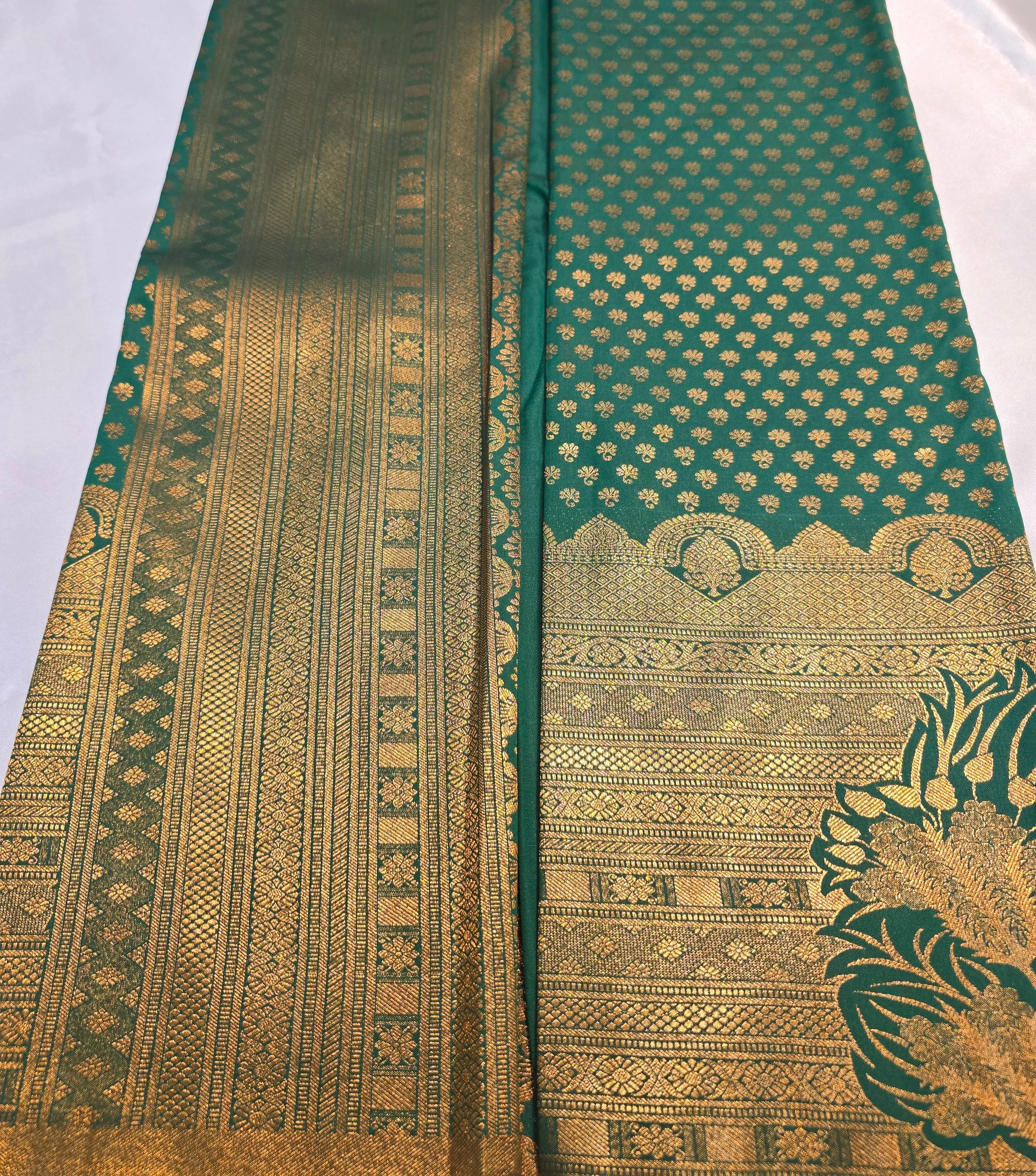 Appealing Green Color Kanchi Silk Saree With Self Design For Women - SILKMARK CERTIFIED