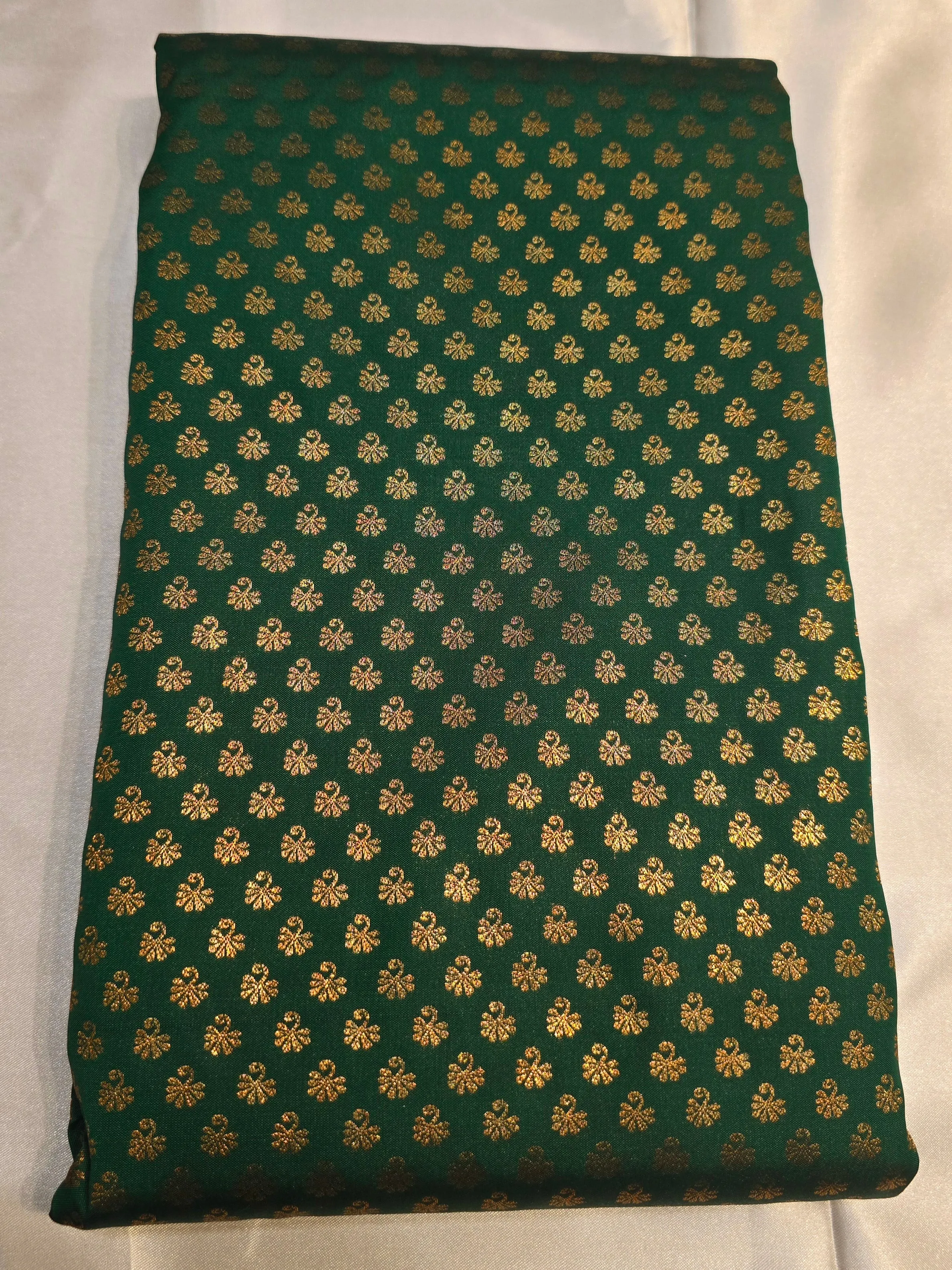 Appealing Green Color Kanchi Silk Saree With Self Design For Women - SILKMARK CERTIFIED