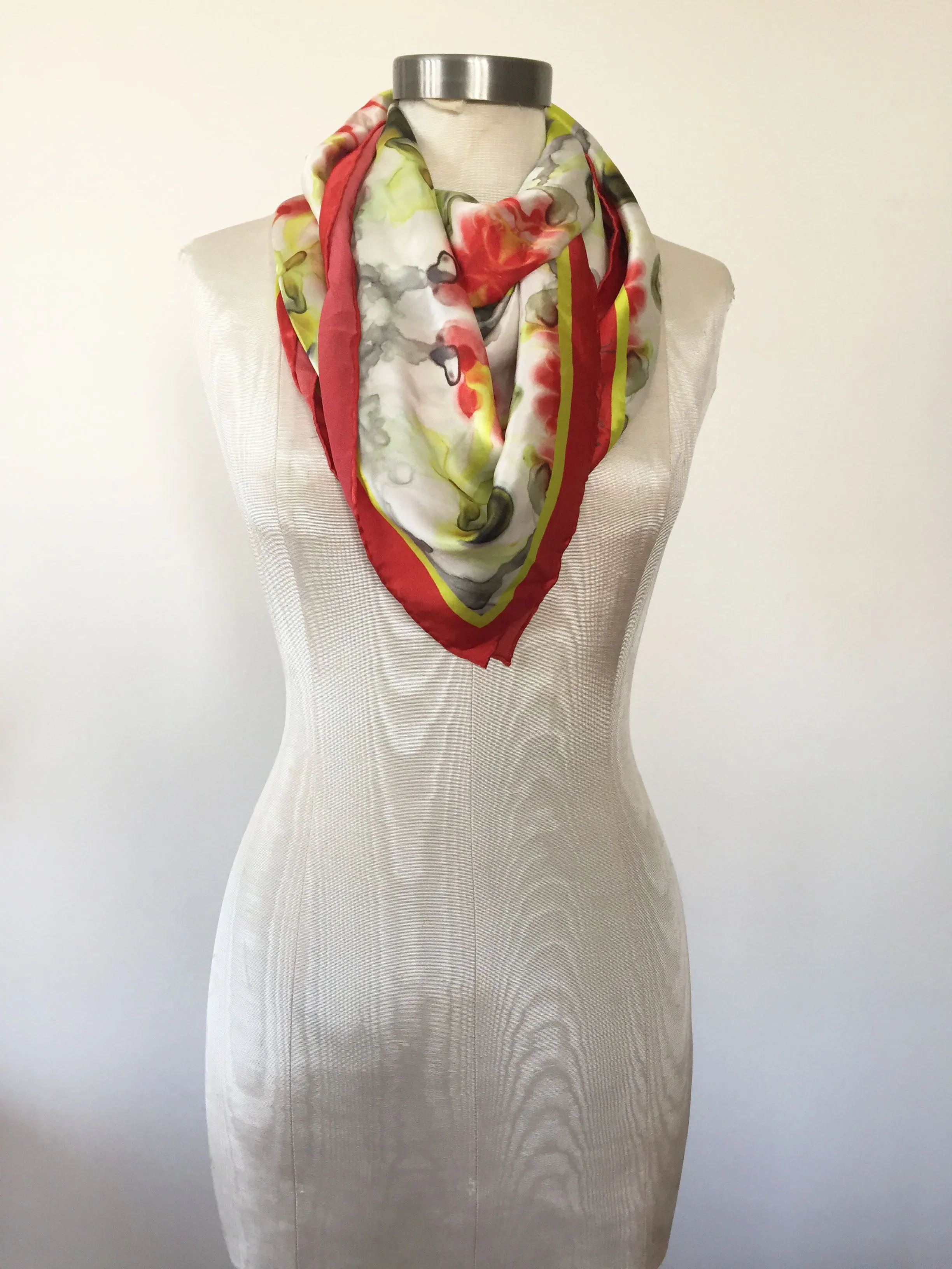 Carre´ Smoked Lily